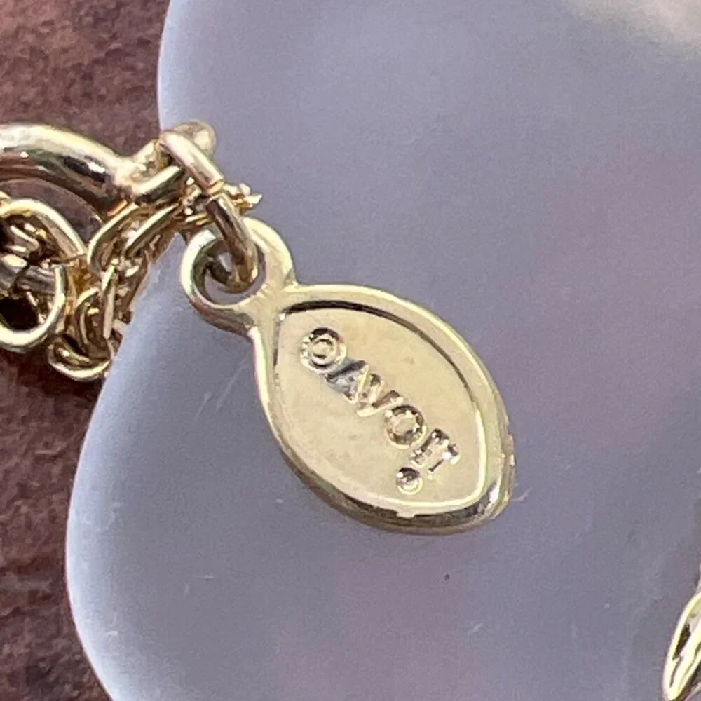 VINTAGE AVON Frosted Glass Apple Pendant Necklace Gold Tone EUC
